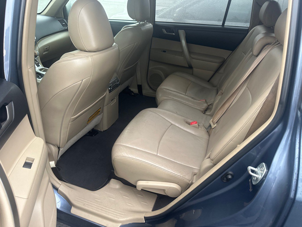 2012 Toyota Highlander Image 7