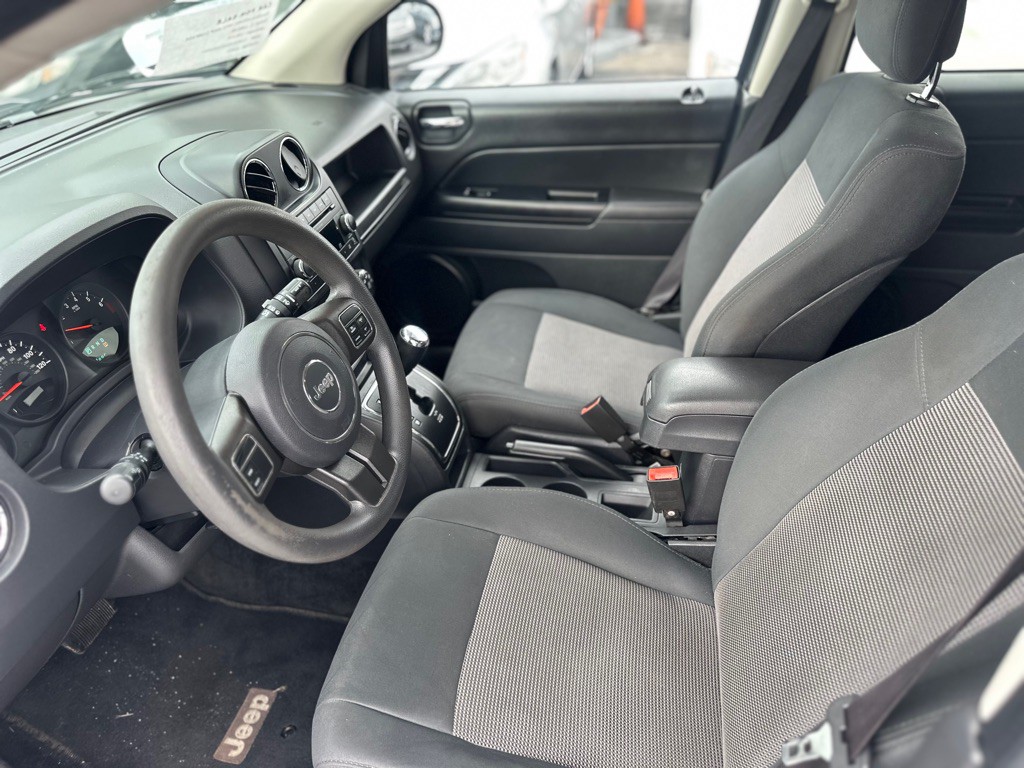2012 Jeep Compass Image 8