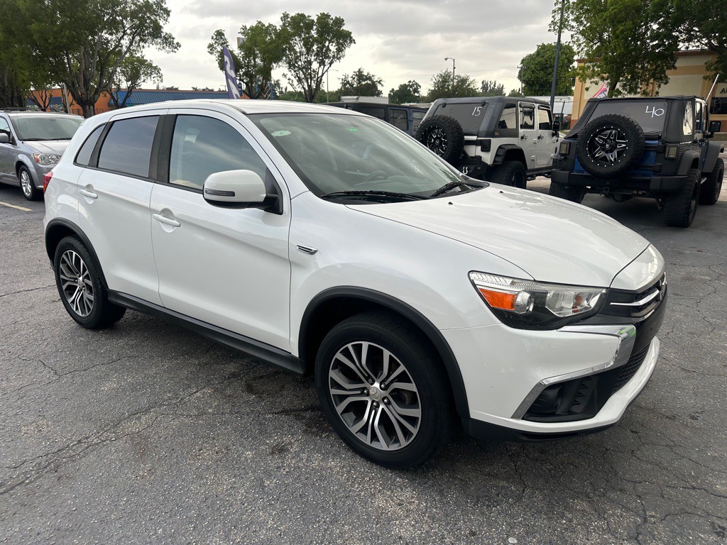 2018 Mitsubishi Outlander Image 3