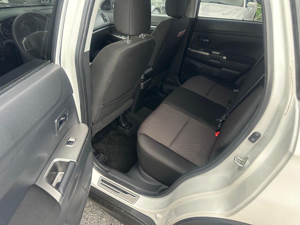 2018 Mitsubishi Outlander Image 7