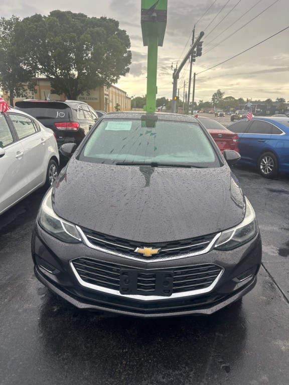 2017 Chevrolet Cruze Image 2