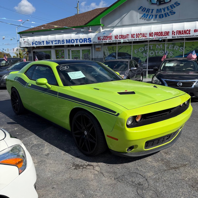 2015 Dodge Challenger Image 1