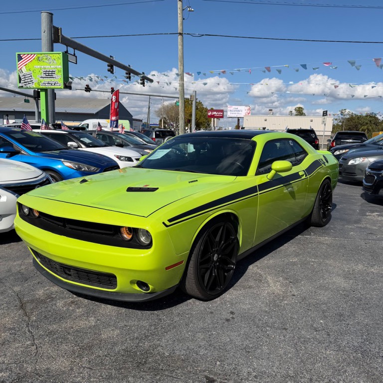 2015 Dodge Challenger Image 2