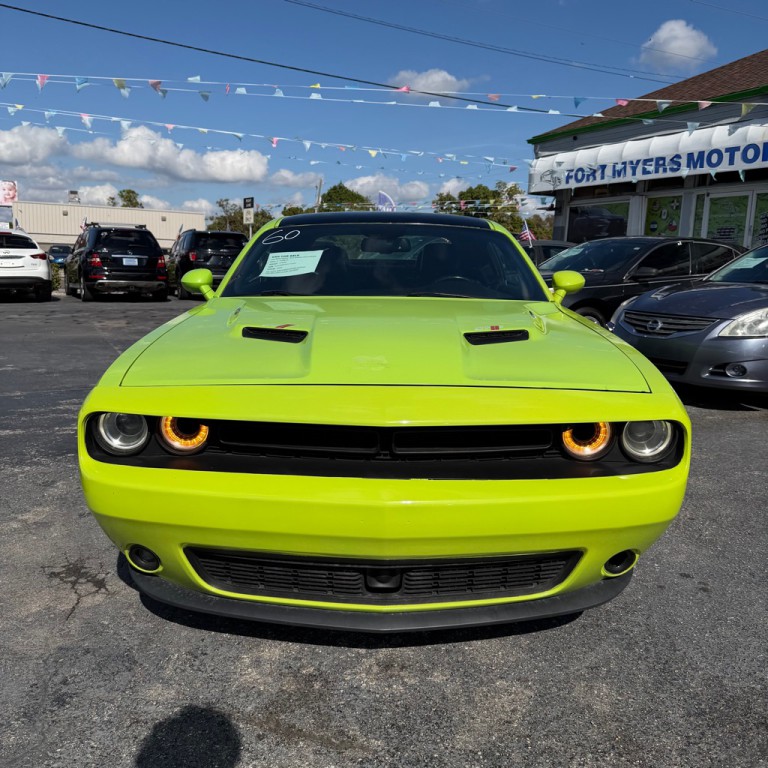 2015 Dodge Challenger Image 3