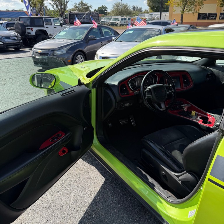 2015 Dodge Challenger Image 7