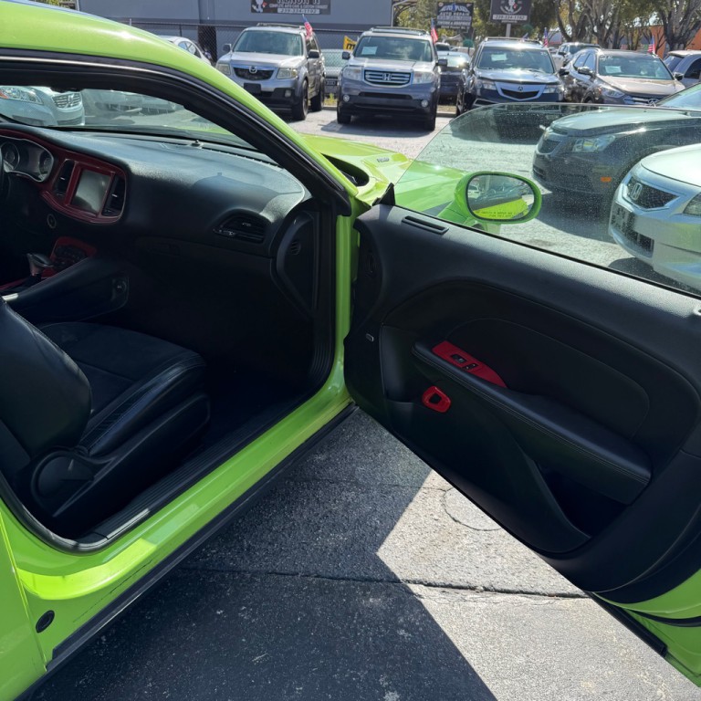 2015 Dodge Challenger Image 8