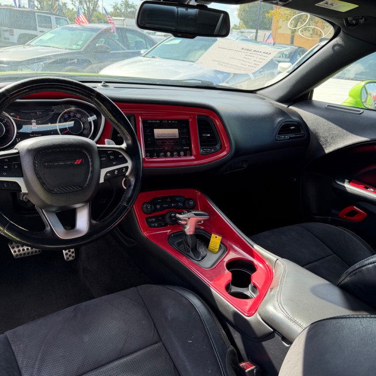 2015 Dodge Challenger Image 9