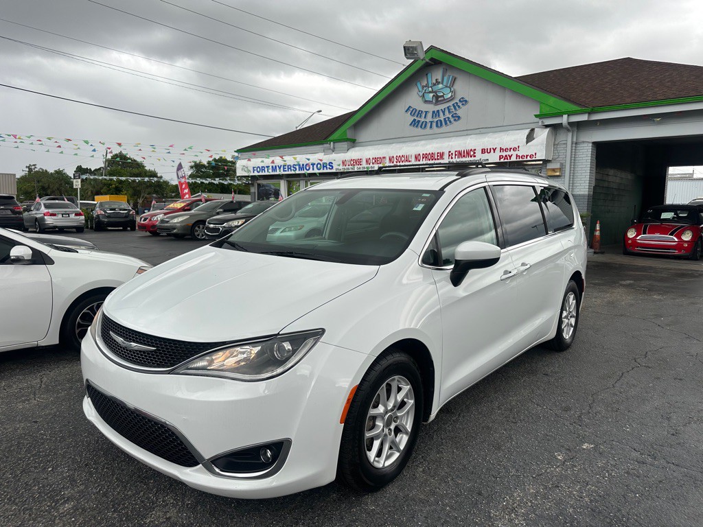 2017 Chrysler Pacifica Image 1