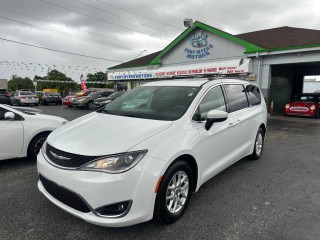Image for 2017 Chrysler Pacifica Touring L ID: 6817417