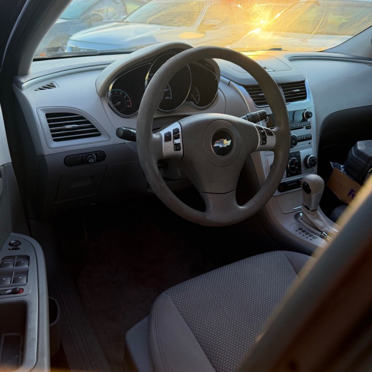 2011 Chevrolet Malibu Image 6