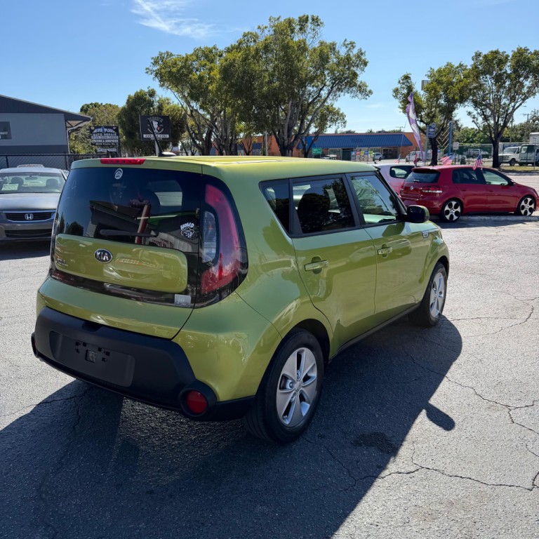 2016 Kia Soul Image 2