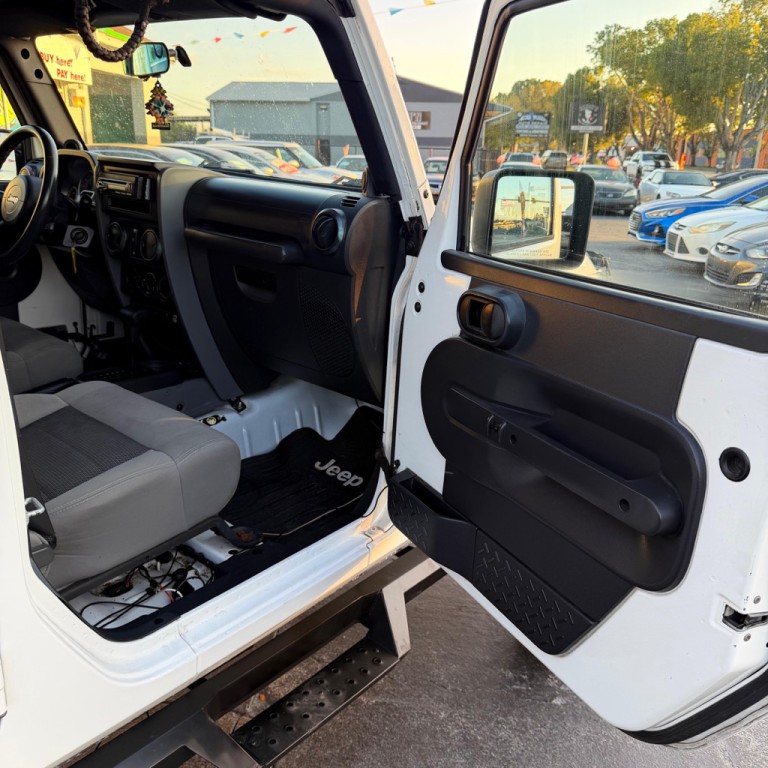 2010 Jeep Wrangler Unlimited Image 6