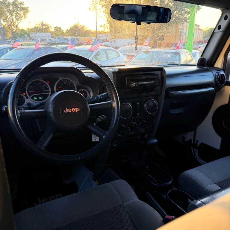 2010 Jeep Wrangler Unlimited Image 8