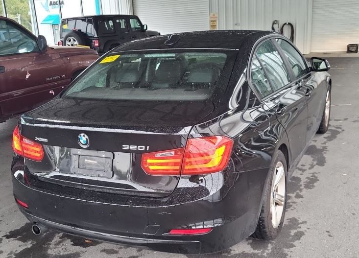 2015 BMW 3 Series Image 3