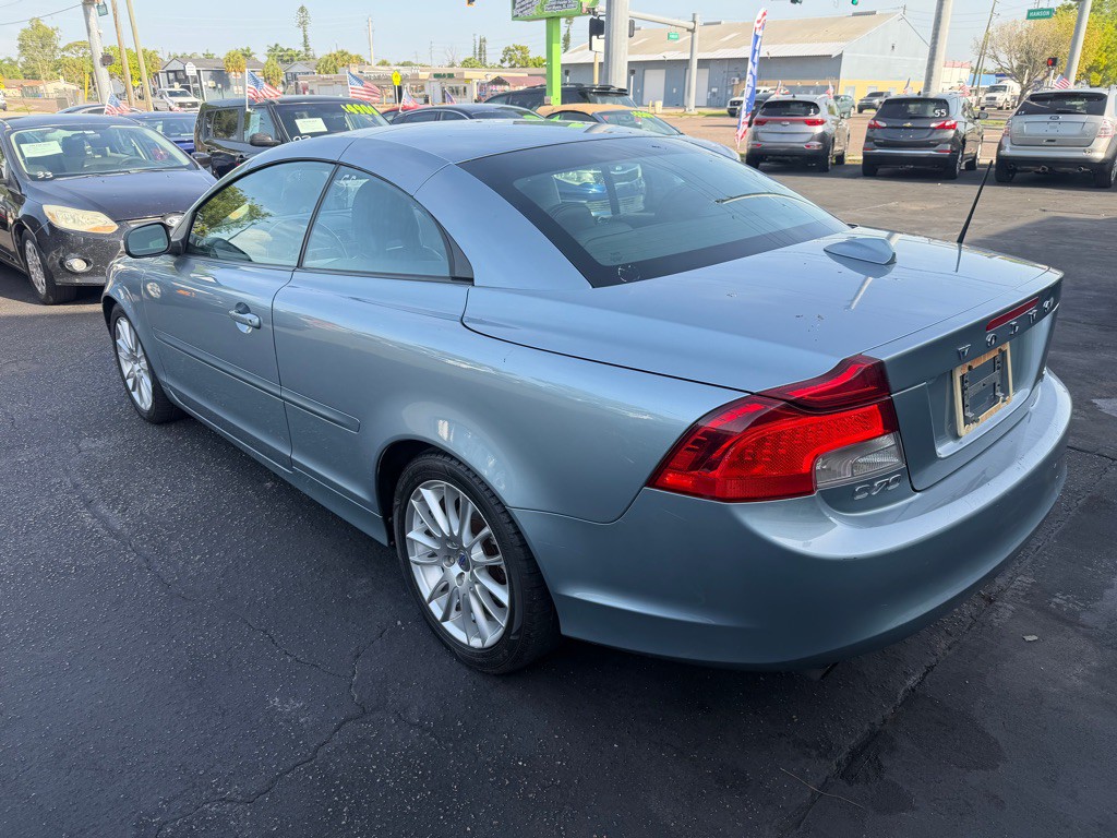 2012 Volvo C70 Image 2