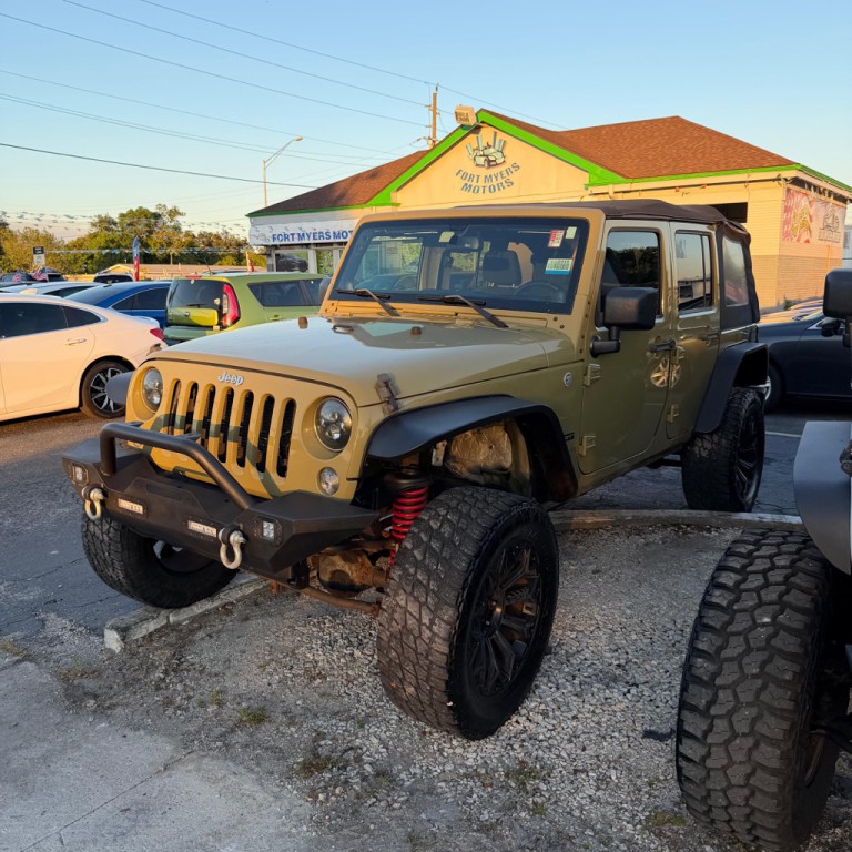 2013 Jeep Wrangler Unlimited Image 2
