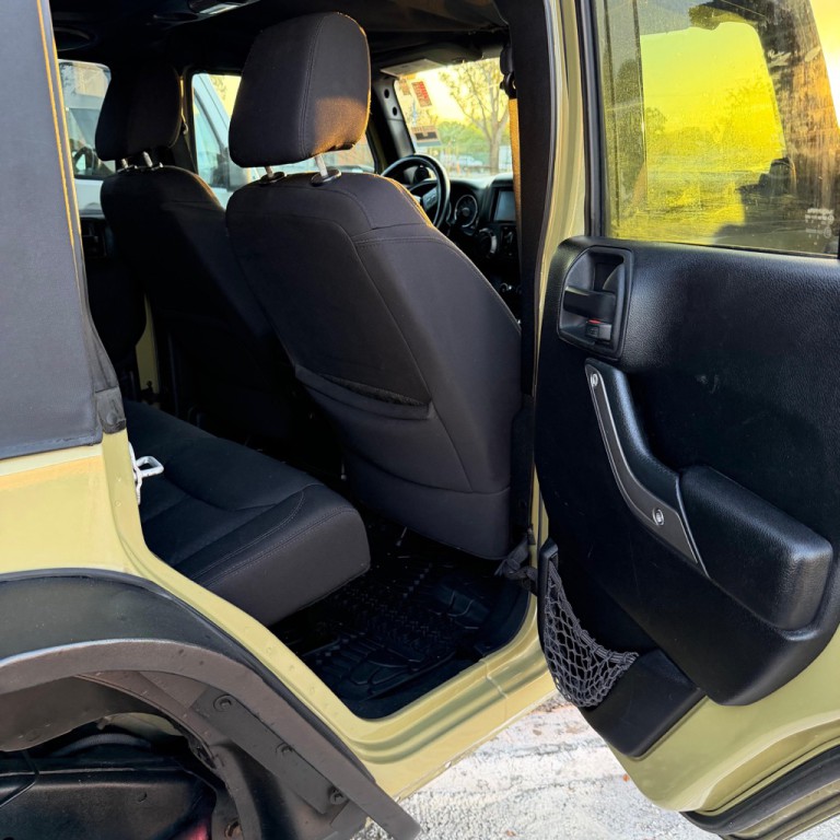 2013 Jeep Wrangler Unlimited Image 8