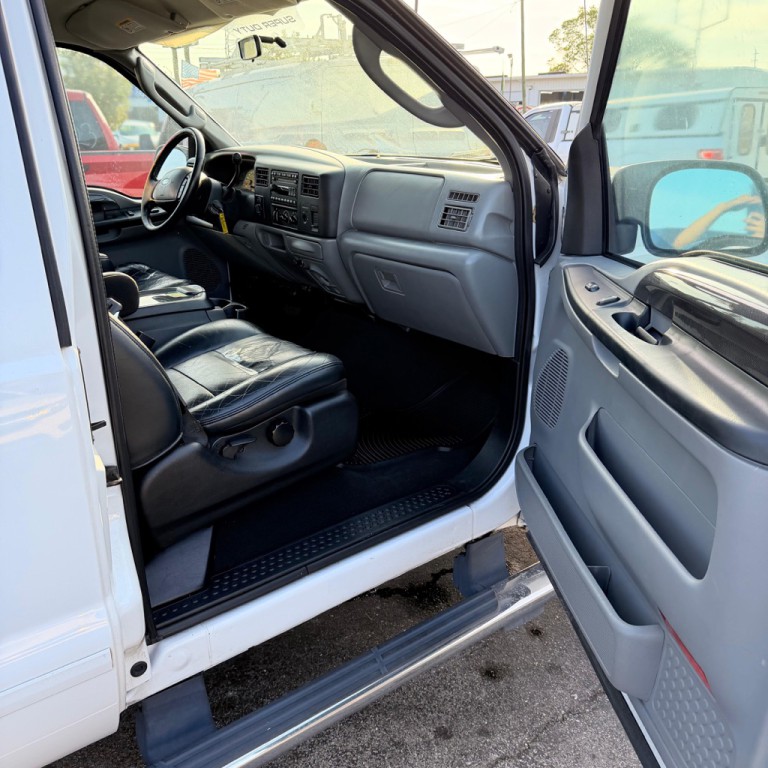 2004 Ford F-250 Image 9