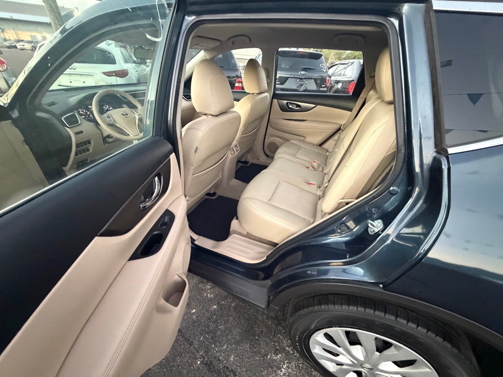 2015 Nissan Rogue Image 4