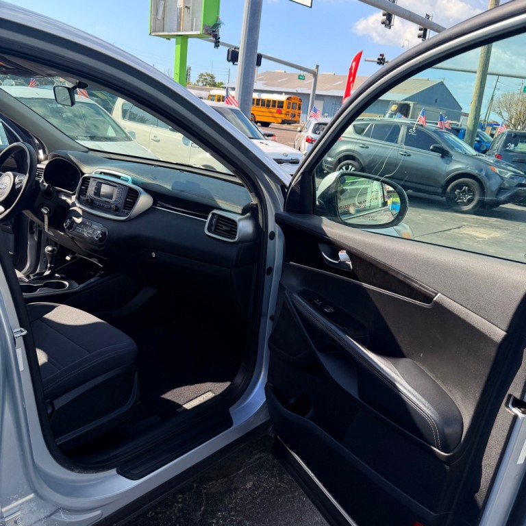 2018 Kia Sorento Image 9