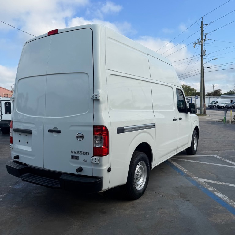 2016 Nissan NV Image 4