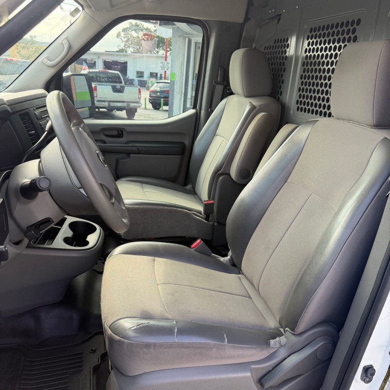 2016 Nissan NV Image 11