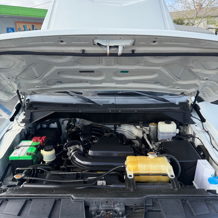 2016 Nissan NV Image 14