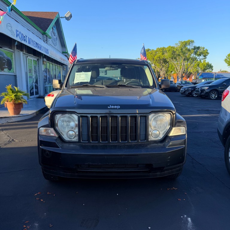 2011 Jeep Liberty Image 2