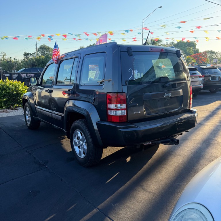 2011 Jeep Liberty Image 4