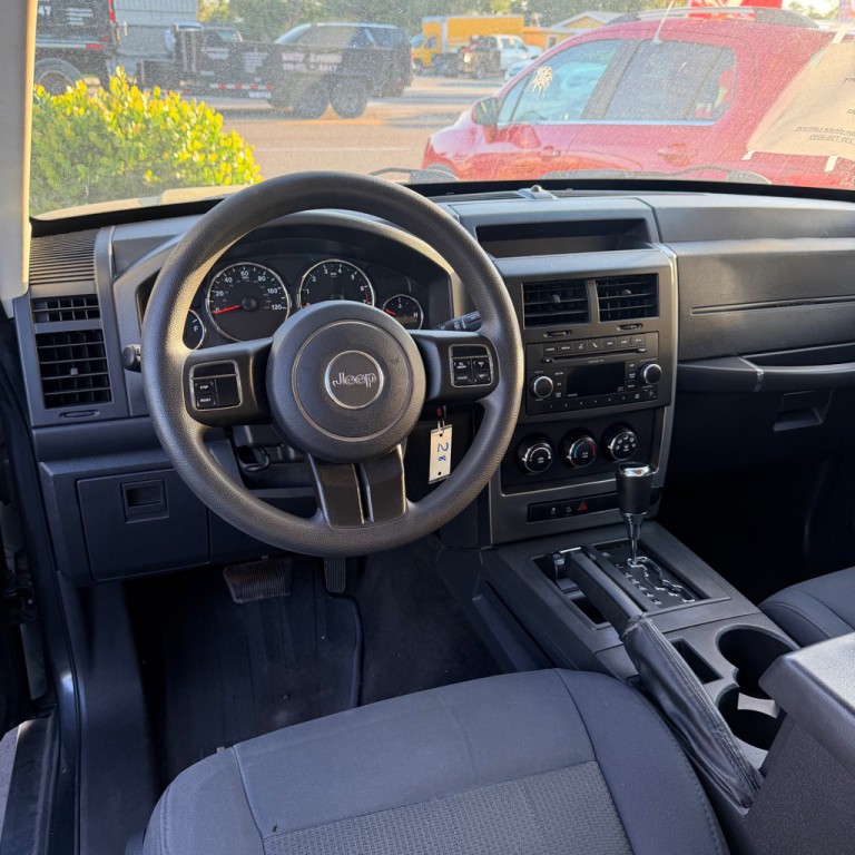 2011 Jeep Liberty Image 6