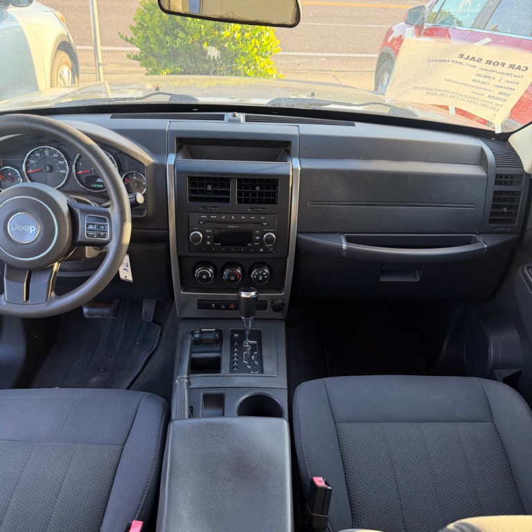 2011 Jeep Liberty Image 7