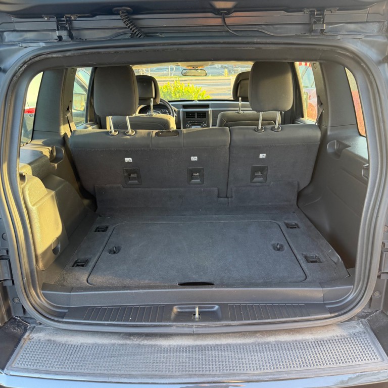 2011 Jeep Liberty Image 12
