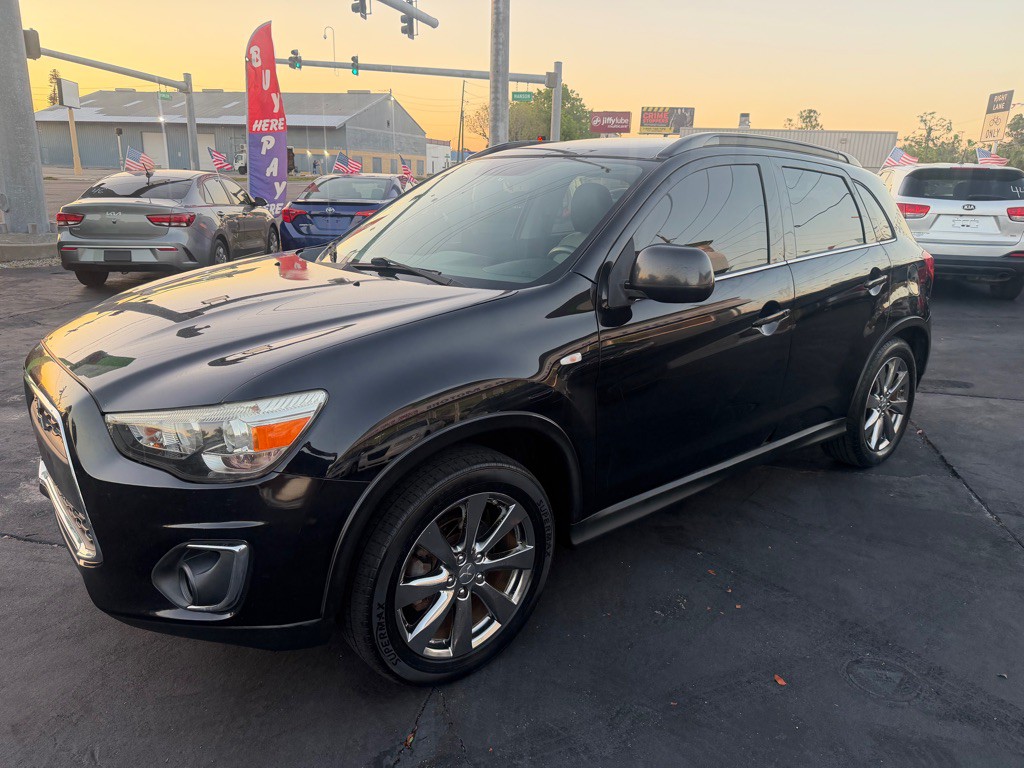 2013 Mitsubishi Outlander Image 3
