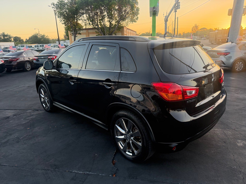 2013 Mitsubishi Outlander Image 6