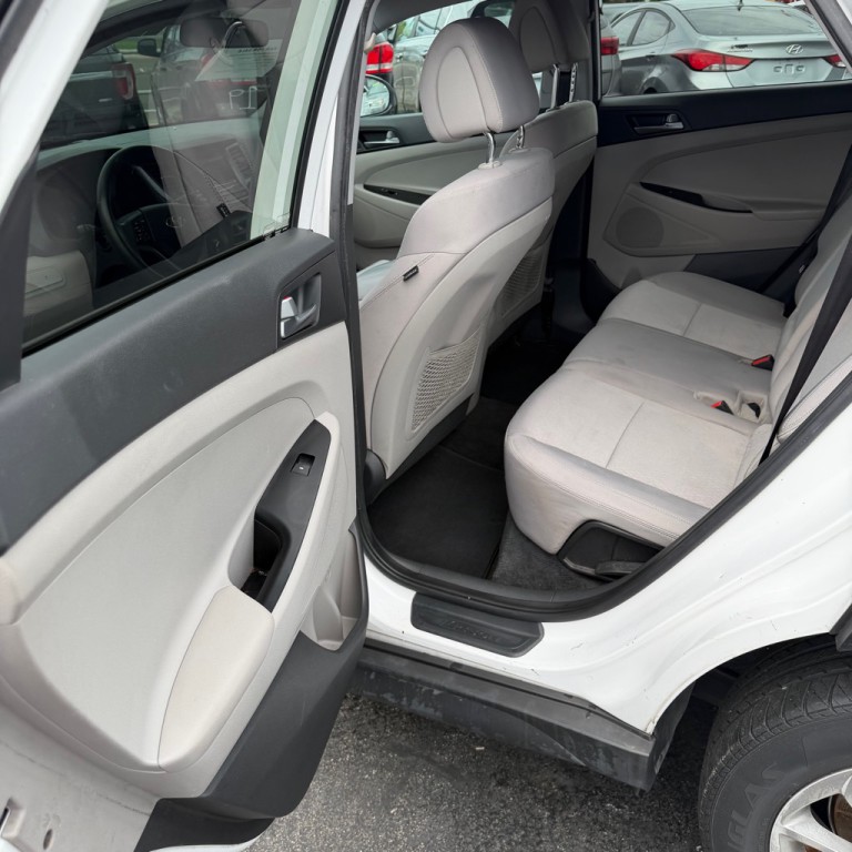 2016 Hyundai Tucson Image 11