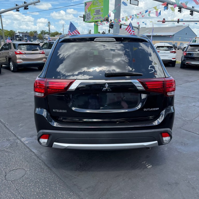 2016 Mitsubishi Outlander Image 5