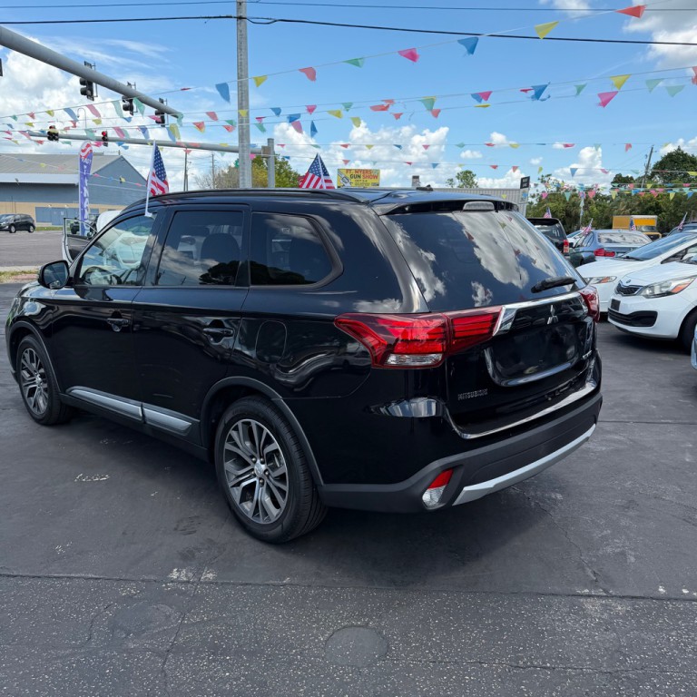 2016 Mitsubishi Outlander Image 6