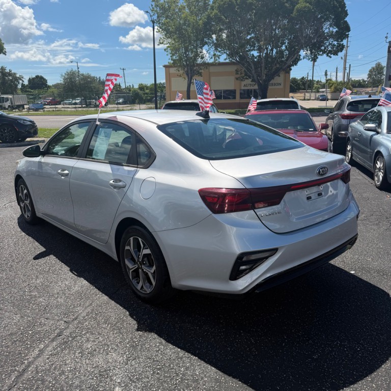 2021 Kia Forte Image 4