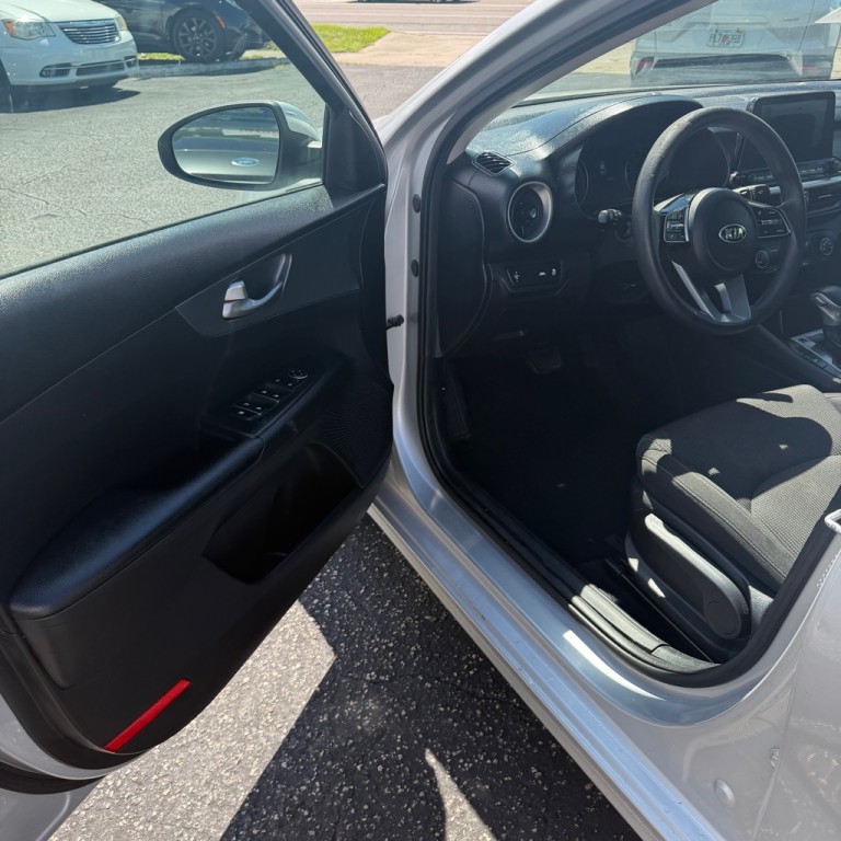2021 Kia Forte Image 9