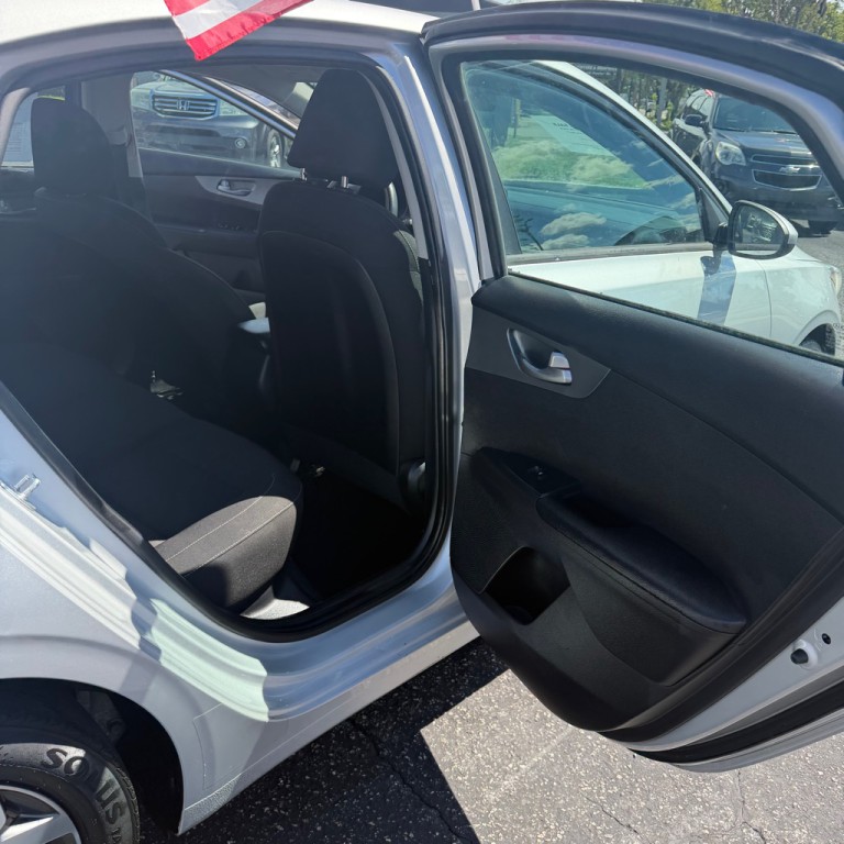 2021 Kia Forte Image 11