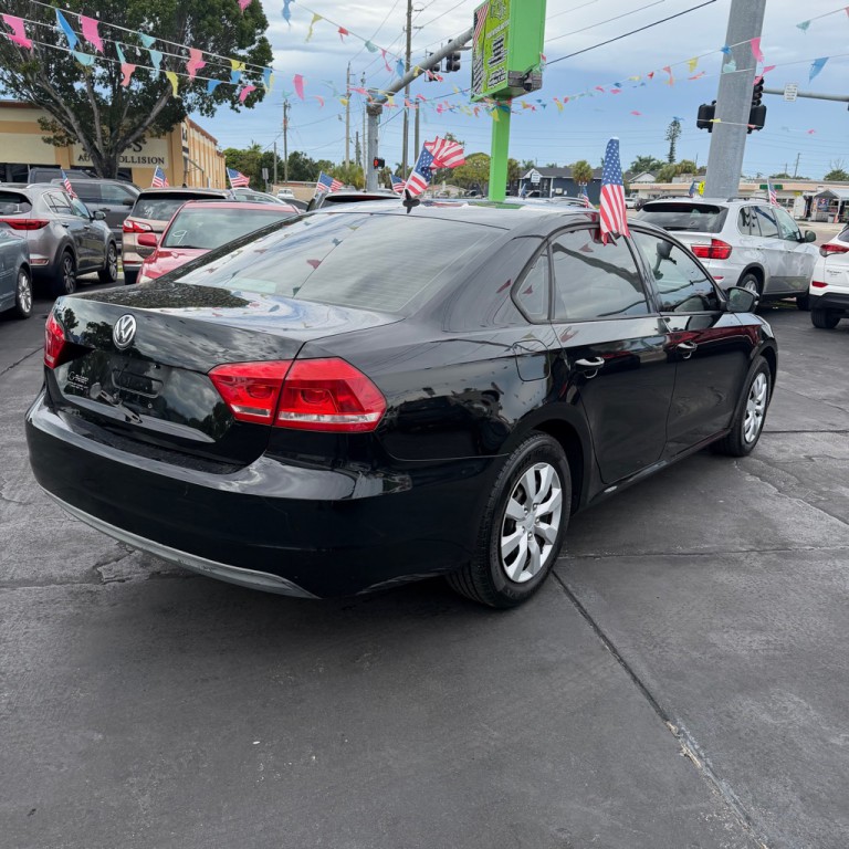 2014 Volkswagen Passat Image 4