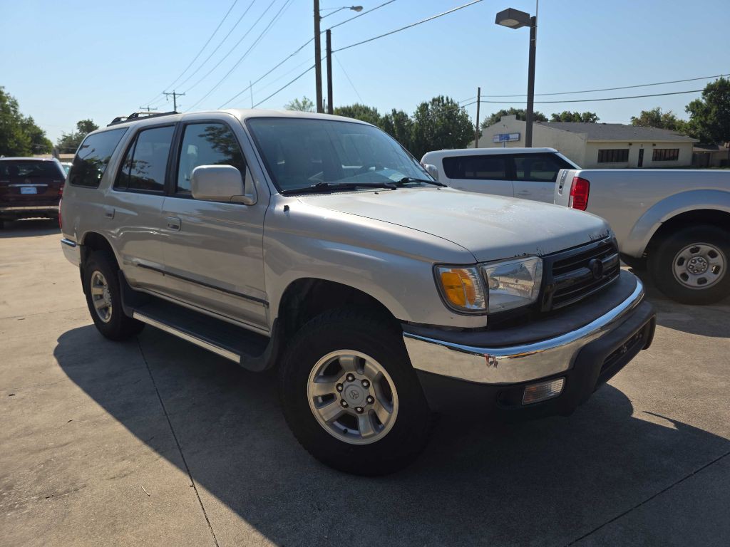1999 Toyota 4Runner Image 2