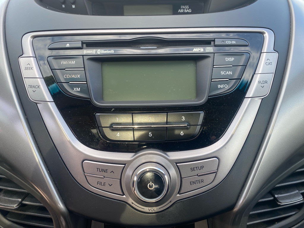 2013 Hyundai Elantra Image 14