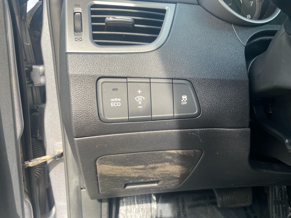 2013 Hyundai Elantra Image 19