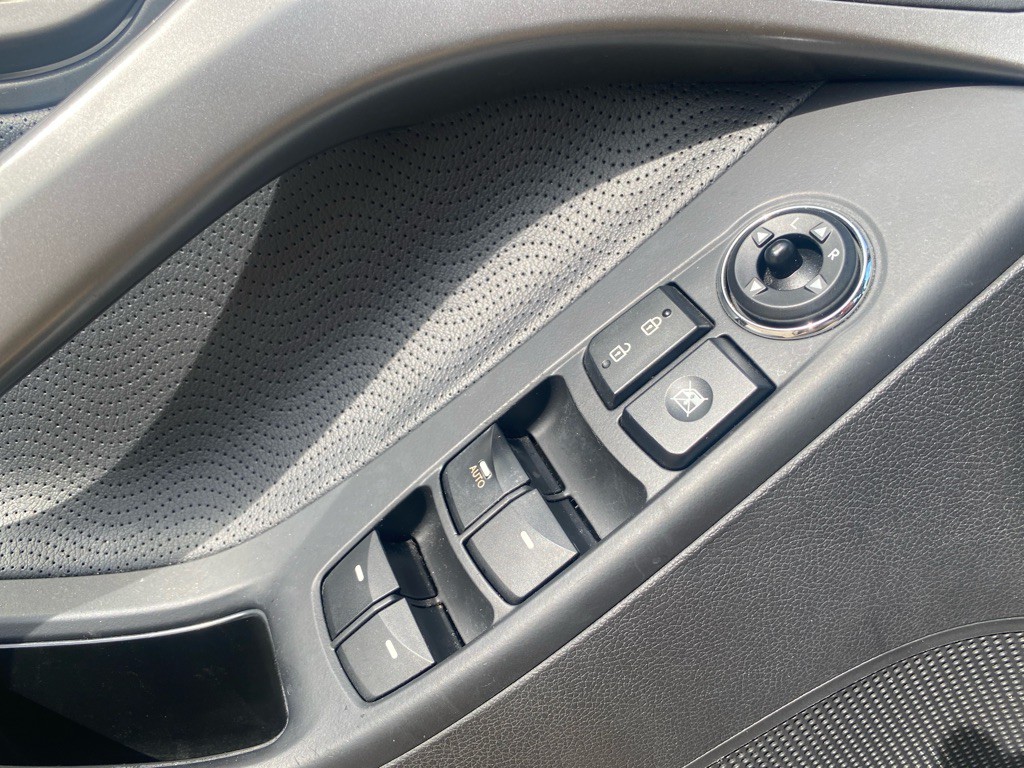2013 Hyundai Elantra Image 20