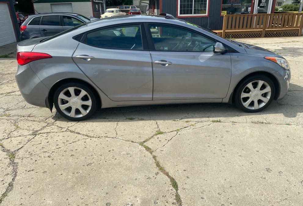 2013 Hyundai Elantra Image 8