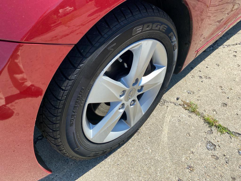 2012 Hyundai Elantra Image 19
