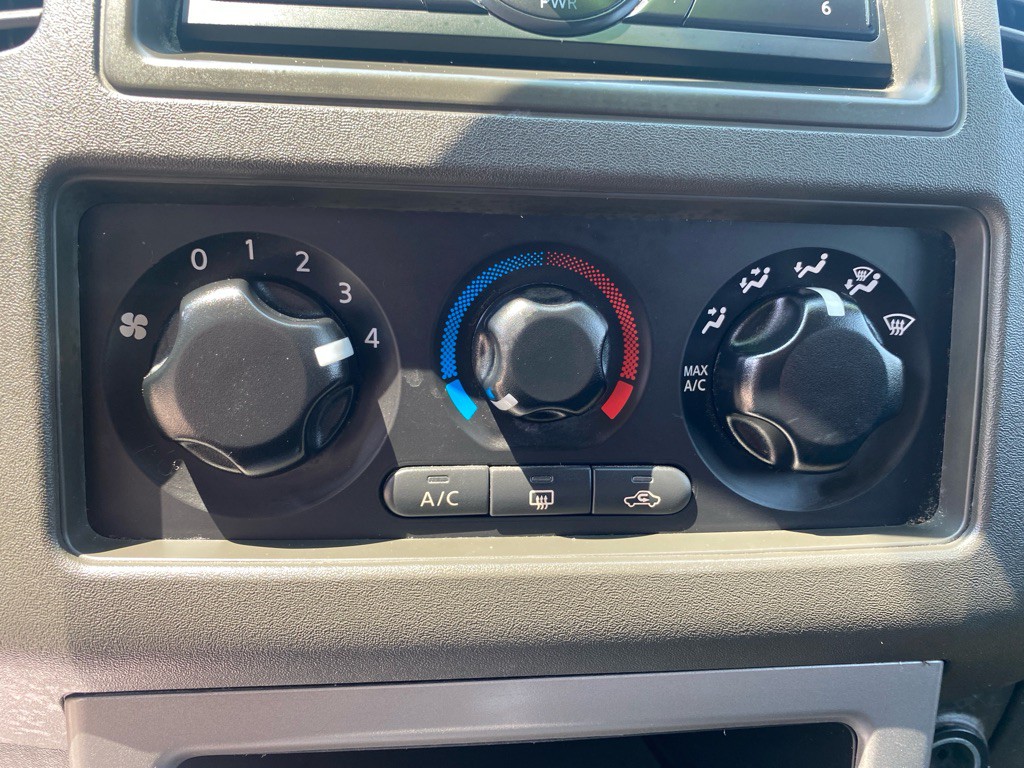 2012 Nissan Pathfinder Image 13