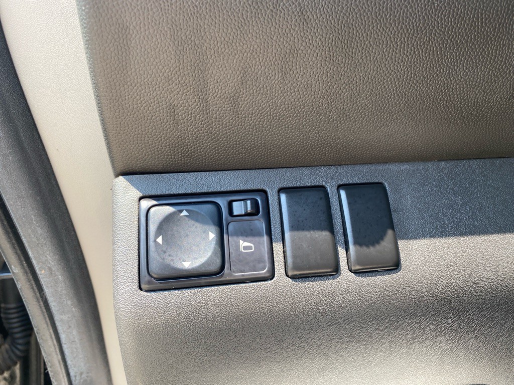 2012 Nissan Pathfinder Image 17