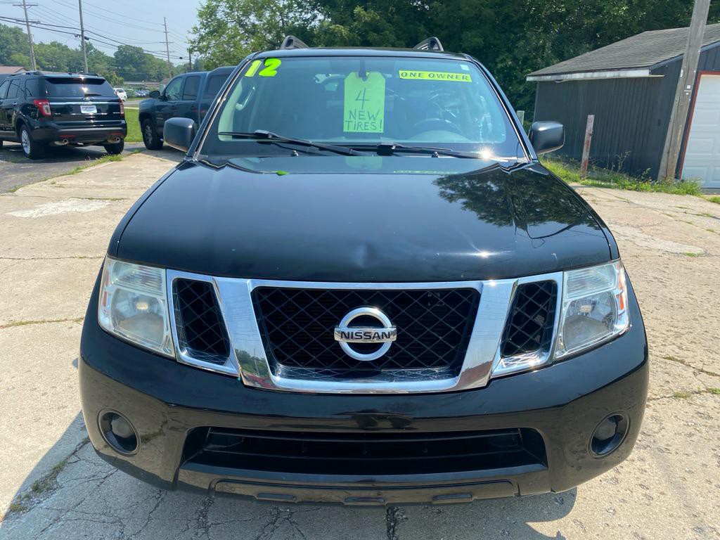 2012 Nissan Pathfinder Image 2